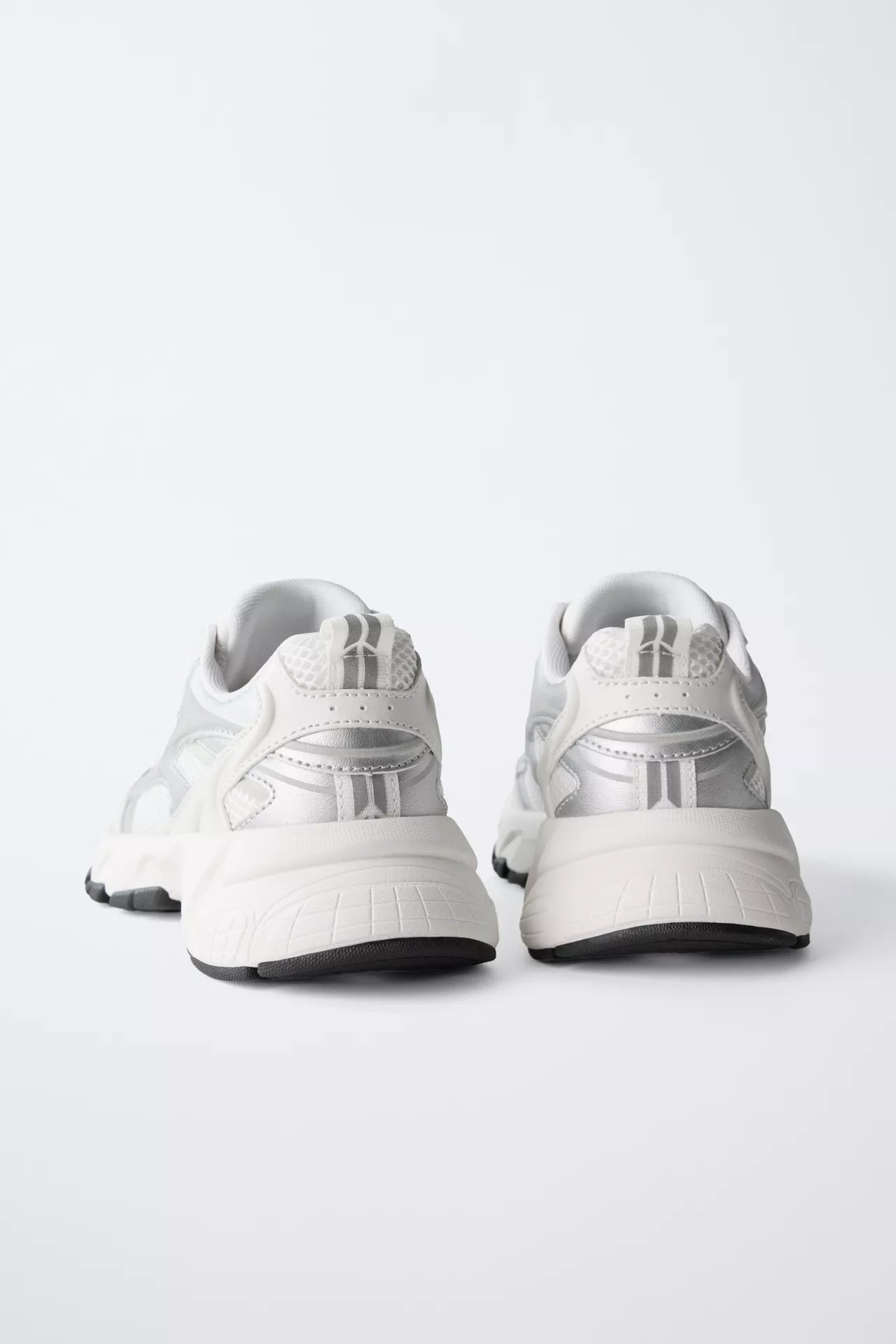 MESH TRAINER - SILVER / WHITE