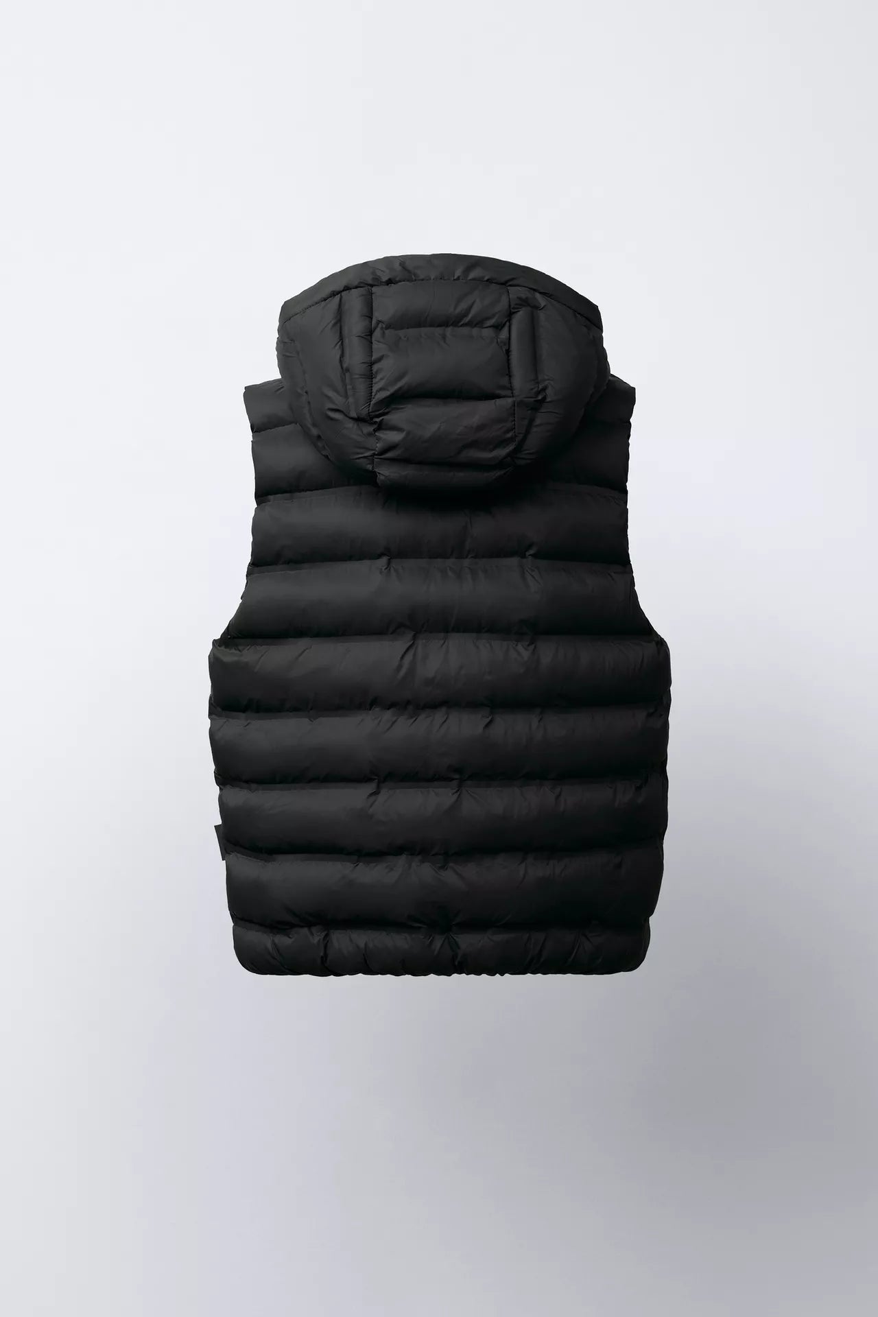 ESSENTIAL GILET - BLACK