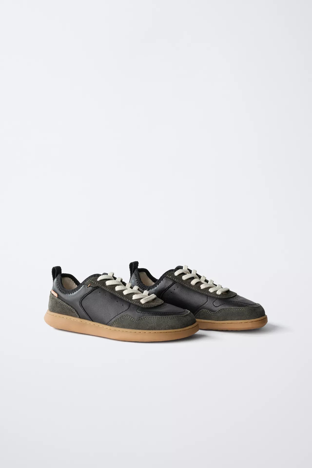 APEX TRAINER - BLACK
