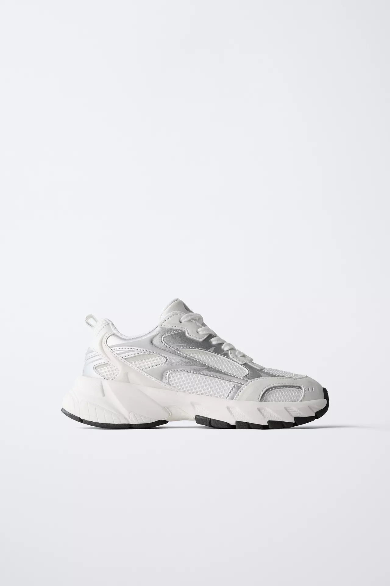 MESH TRAINER - SILVER / WHITE