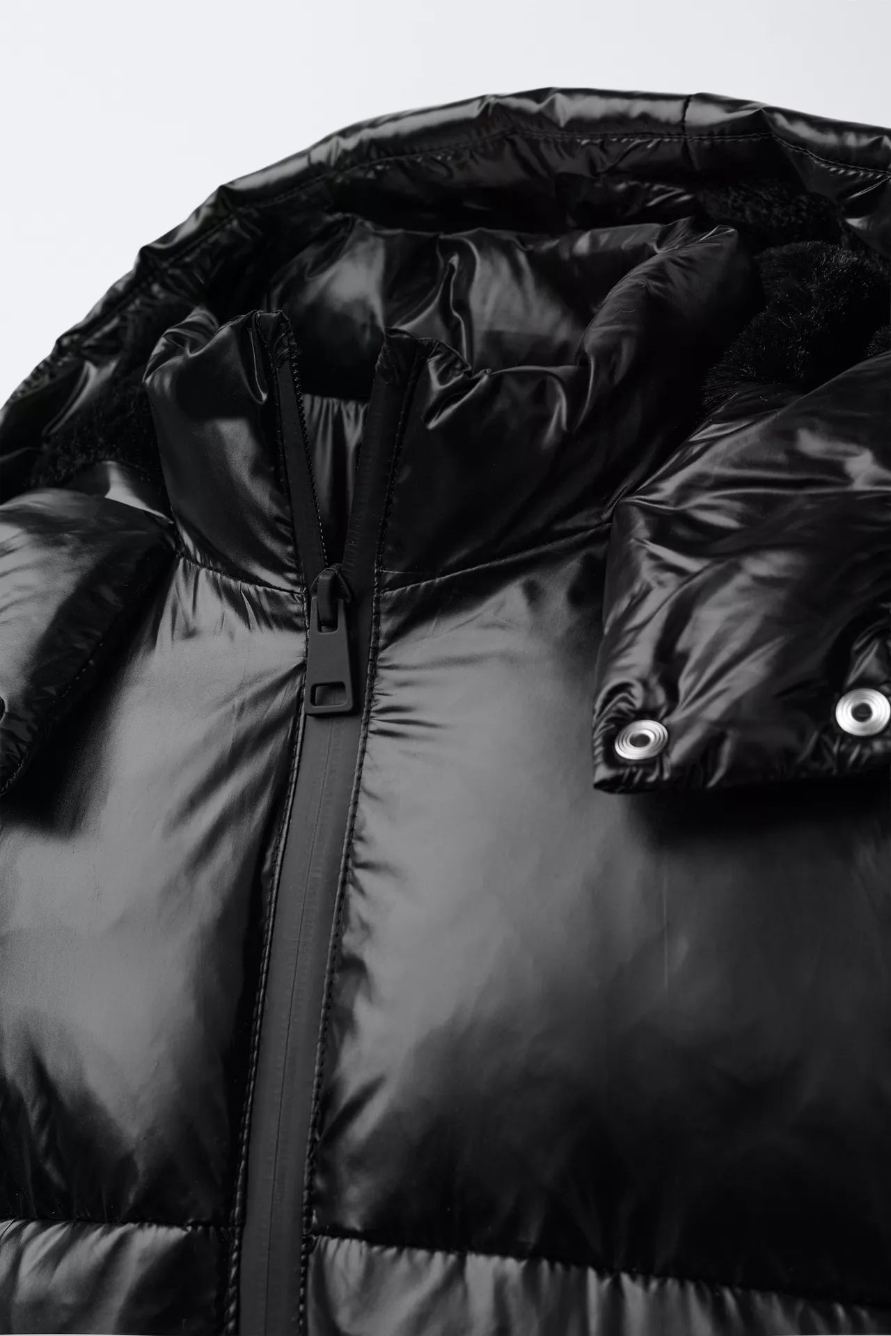 SHINY PUFFER JACKET - BLACK