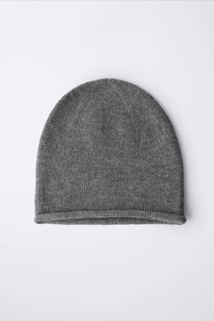 ESSENTIAL KNIT BEANIE - GREY